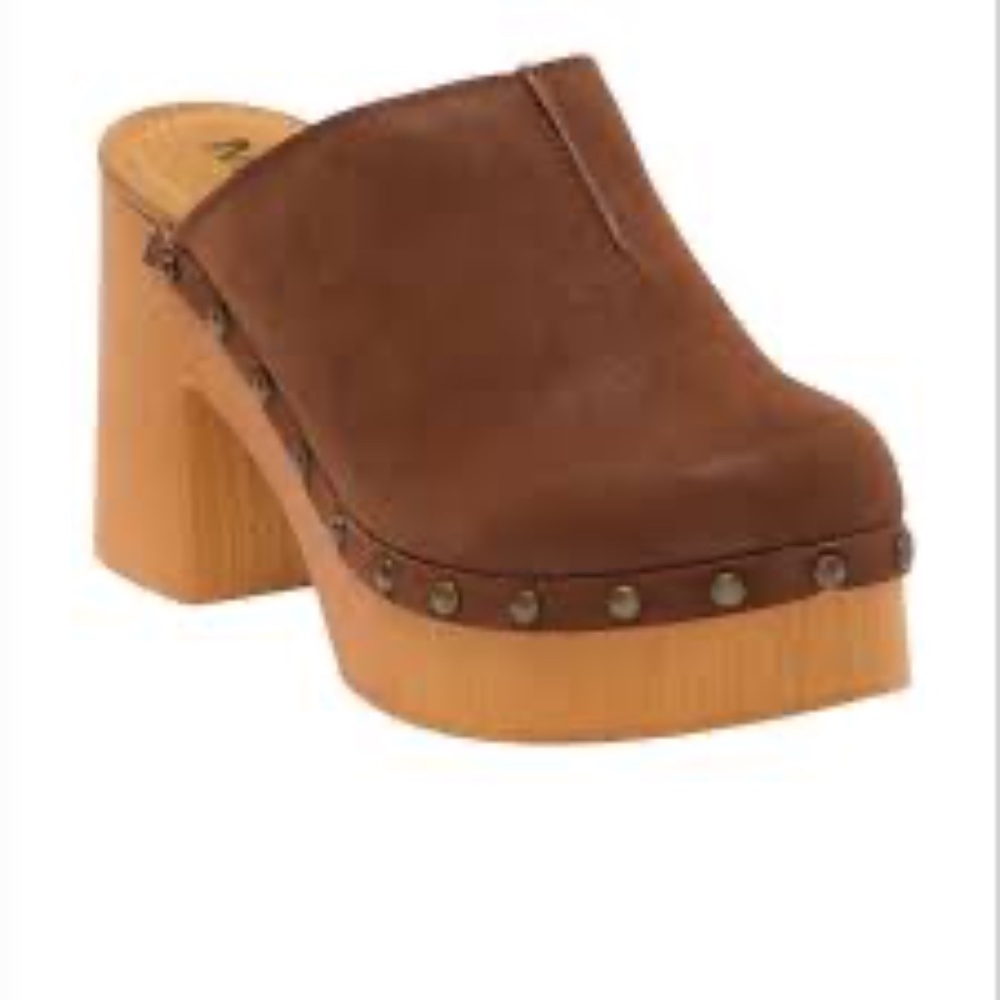 Mia Clogs - Picture 3 of 4